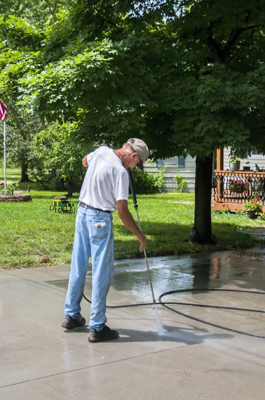 Driveway and Sidewalk Powerwashing